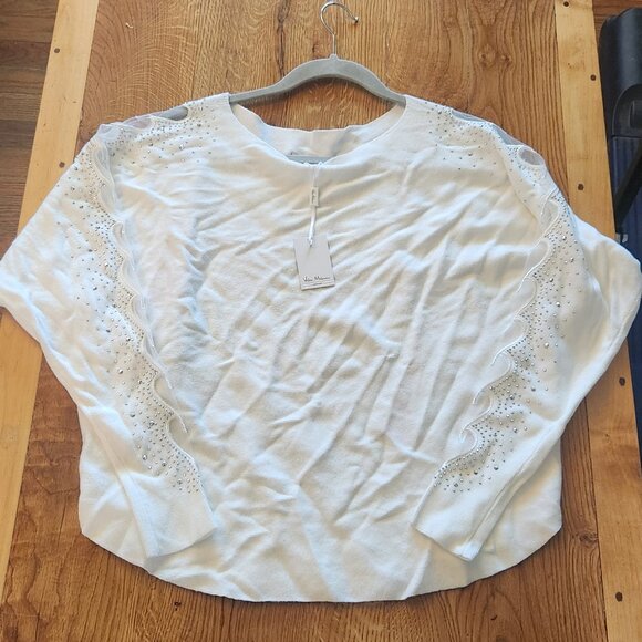 Embellished Heart cutouts Valentine's Sweater - Picture 3 of 6